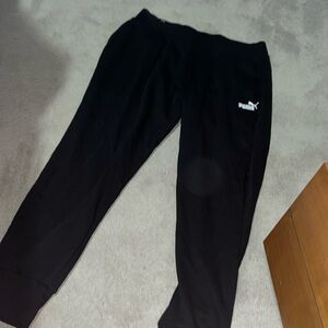 Never worn women’s puma joggers